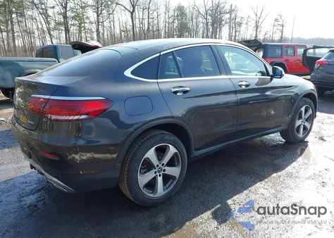 2021 Mercedes-Benz Glc 300 4Matic Coupe z USA, uszkodzony, nr VIN W1N0J8EBXMF906271